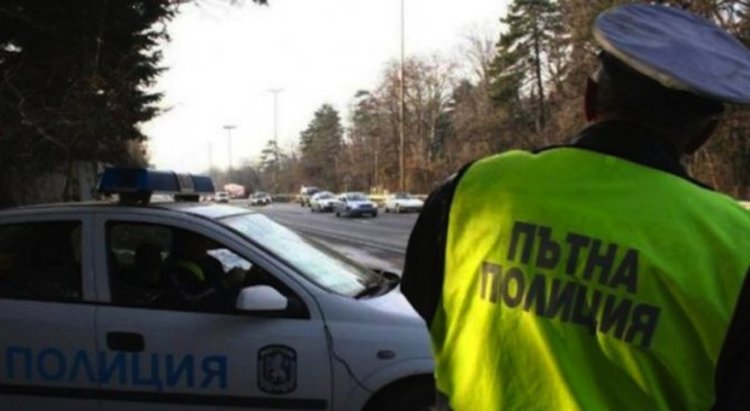 Засилен контрол по пътищата