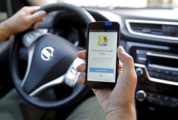 Google Maps ще ни показва в кои паркинги има свободни места