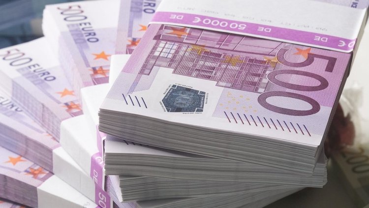 Откриха 1,2 млн. евро в багаж на летище Дюселдорф