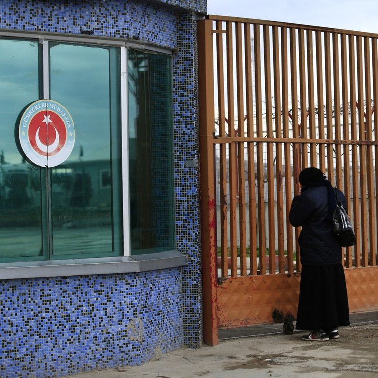 4000 държавни служители уволени за ден в Турция