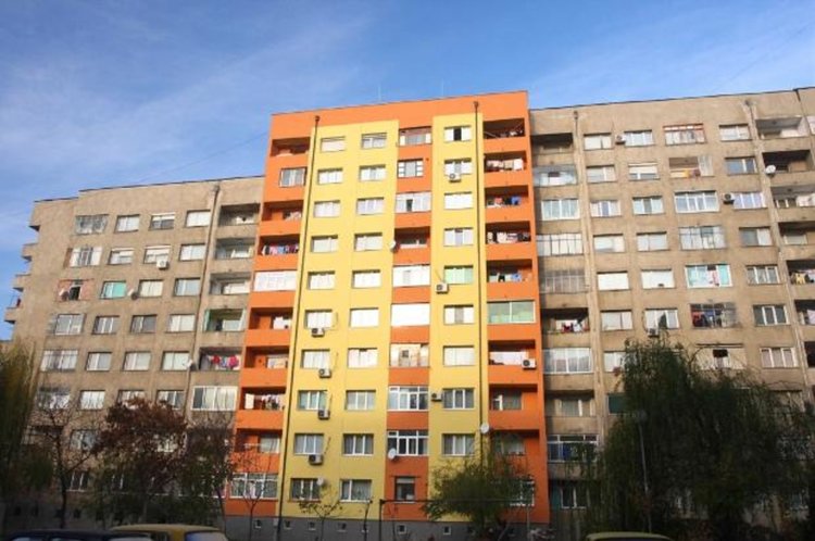 Банката за развитие ще проверява как се санират сгради у нас