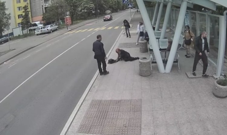 Перата и приятели при блока на шизофреника Живко: Да го пребием!