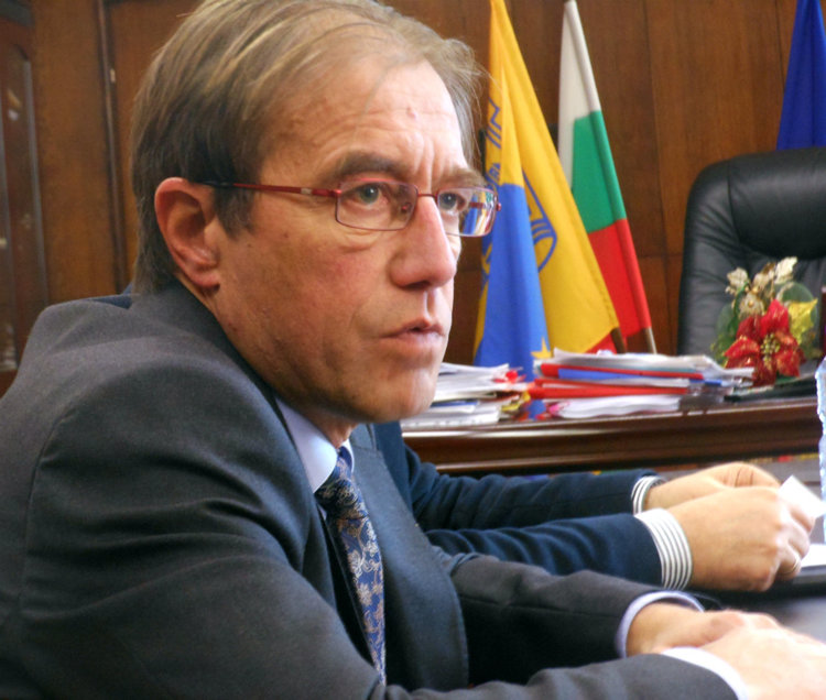 И кметът на Асеновград дава обяснения по разследванията около главния архитект?