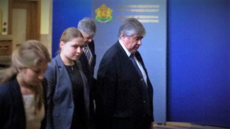 Посланикът отказа ”Златен скункс” за думите на Путин за писмеността  "от македонска земя"