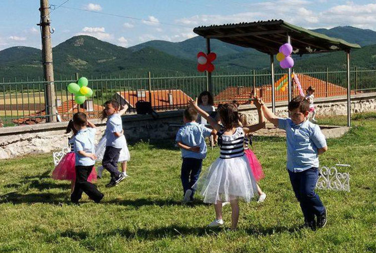 Заместник-кметът Салим се върна в детска градина, празнуваща рожден ден