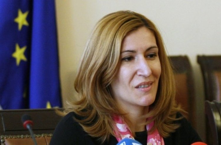 Ангелкова прави институт за премахване на звезди