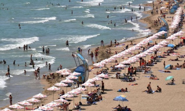 Държавата срещу шума на морето, 1500 туристи в битка за едно паркомясто
