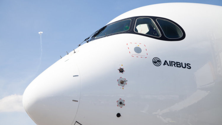 Airbus прави голям и луксозен А380