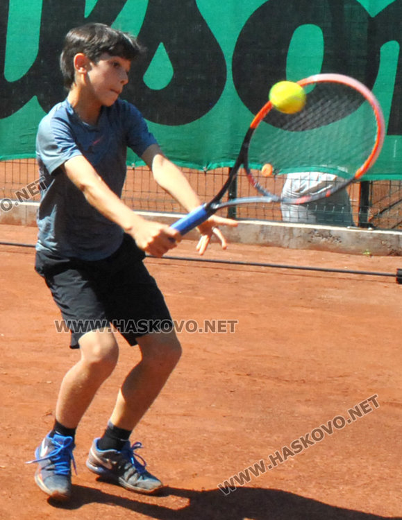 11-годишният Адрияно Дженев: Искам да вляза в топ 100 при мъжете в тениса