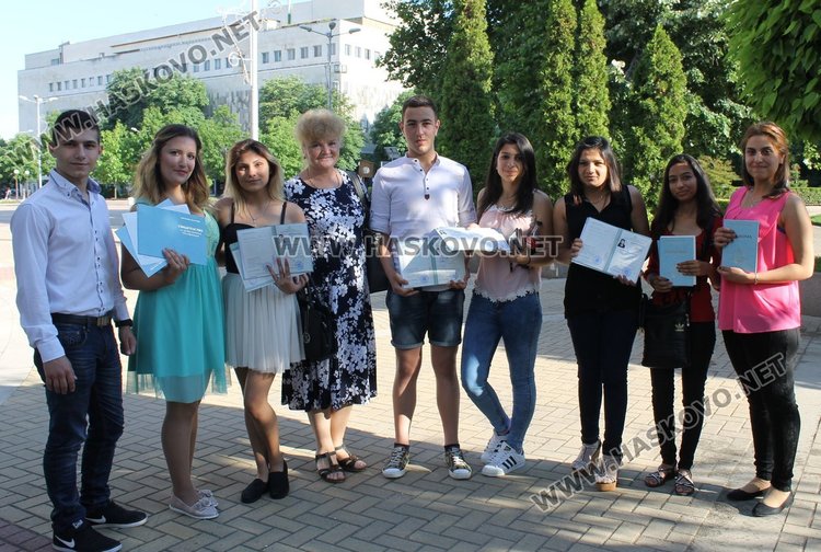 39 зрелостници от Професионалната гимназия се дипломираха