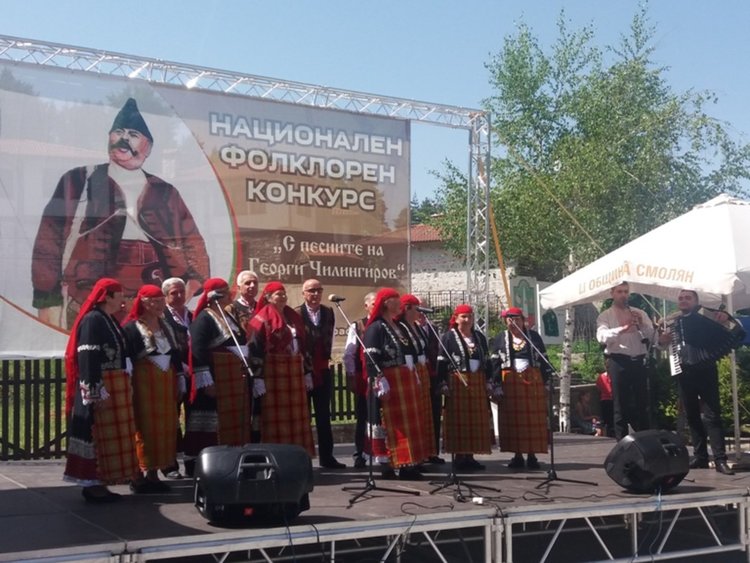 655 участника огласят Родопа планина и за пореден път докават,  че родният фолклор и традициите са живи