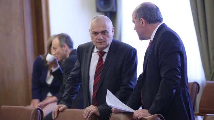 Радев обеща увеличение на заплатите на полицаите догодина