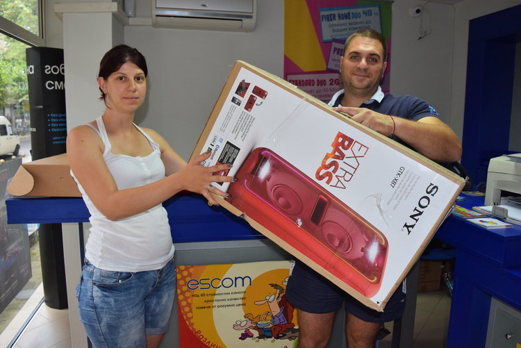 Величка Петкова от Кърджали грабна наградата от играта на AXN и Еscom,ще озвучава дома си  с безжична тонколона SONY GTK-XB7R