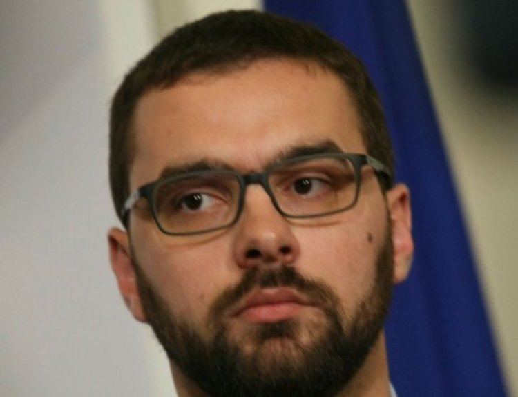 Мирчев: Затваряме държавни училища, а финансираме частни