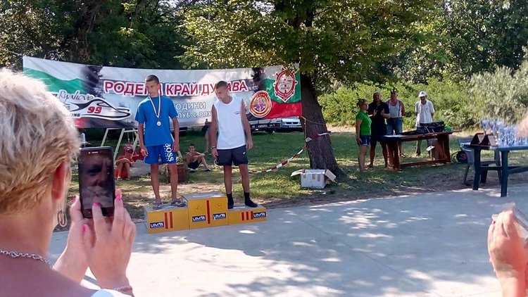Две от трите лодки на водомоторния клуб са с призово класиране