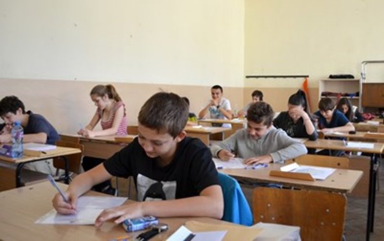 Започва доставката на учебници по училищата