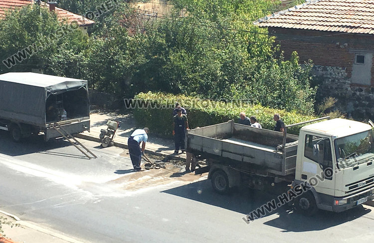 Изравниха вдлъбнатия легнал полицай в Болярово