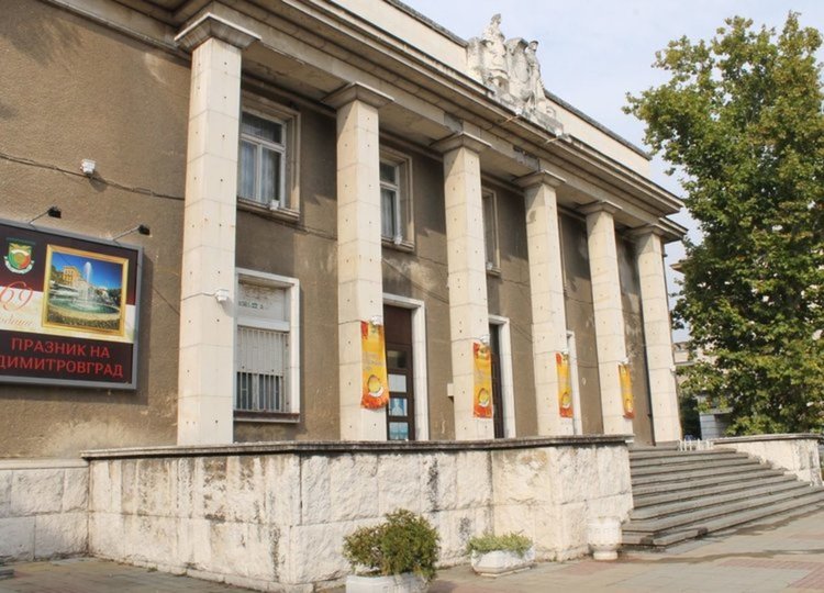 Корнелия Нинова гостува в Димитровград на 31 август