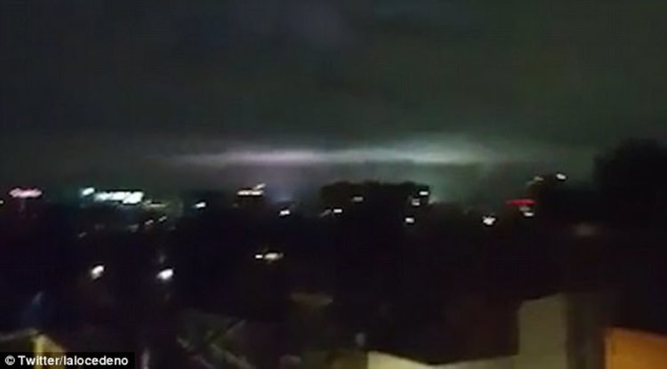 Мистериозни светлини се появиха в небето над Мексико по време на земетресението