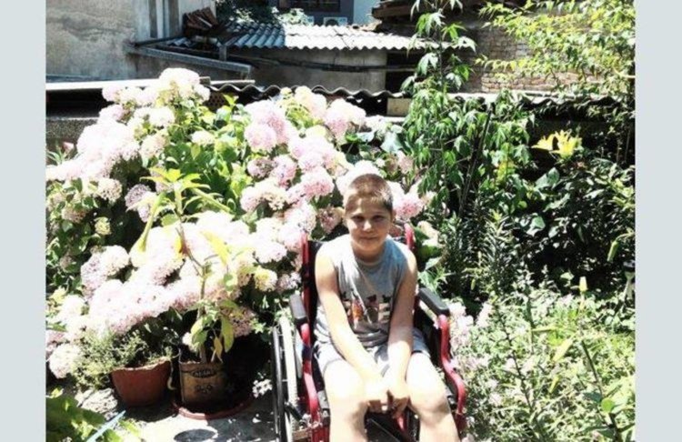 Две училища и забавачка събраха близо 10 000 за болни деца вместо букети