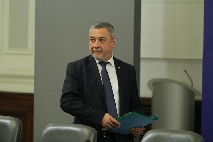 Валери Симеонов със сигнал към Цацаров по делото за флота
