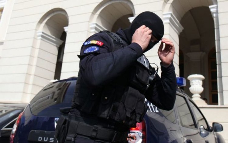 Арестуваха директорка в румънското данъчно, взела 1 милион евро с корупция