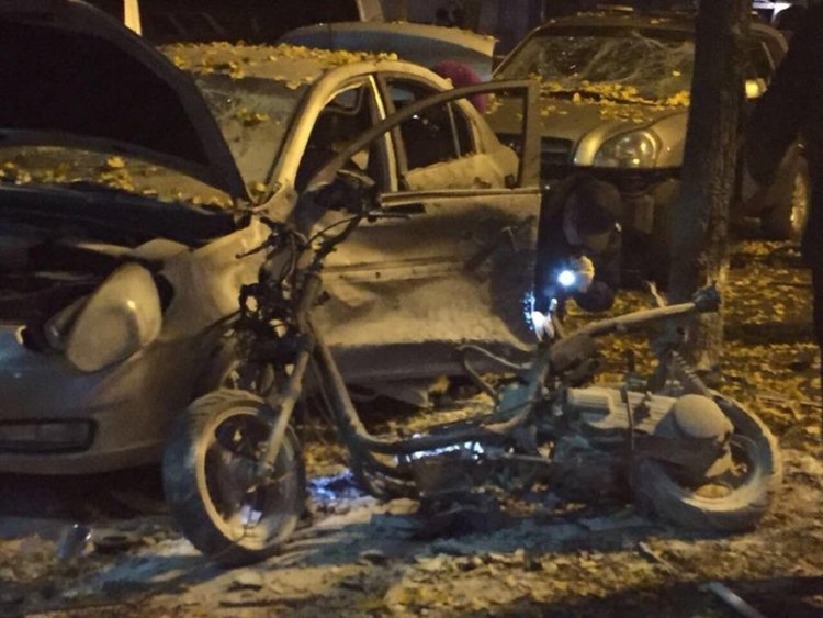 Двама загинаха при взрив в центъра на Киев, разследват тероризъм (обновена)