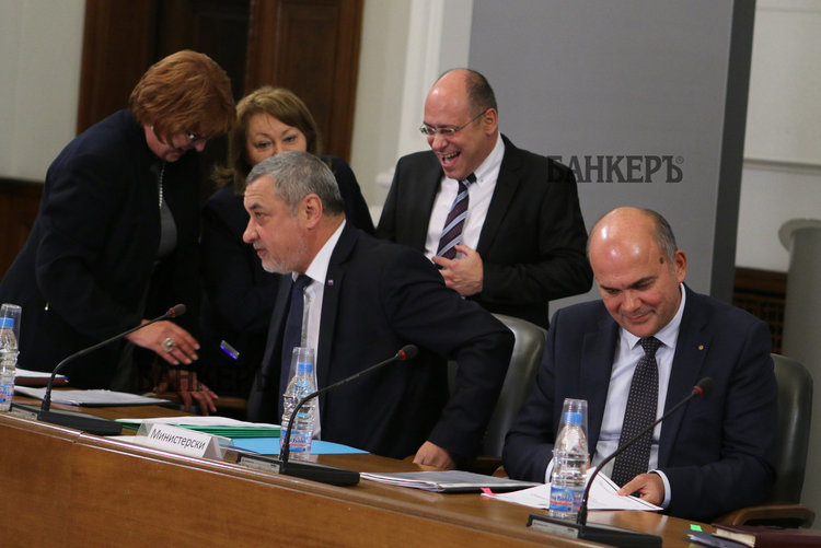 Работодатели и синдикати с нееднозначна подкрепа на бюджетa