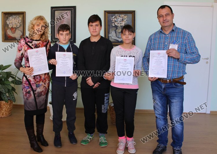 Алековци отличени заради активно участие в кампанията на пластмасови капачки