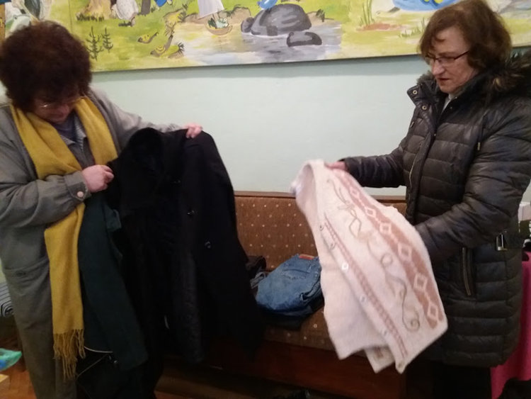 В Дебър събират дрехи за нуждаещи се