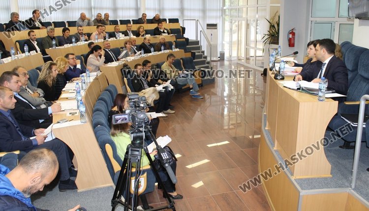 Предлагат разрушаване на физкултурен салон в Меричлери