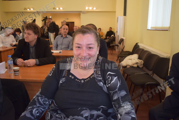 Мердие Ахмед си върна стола в местния парламент, Назми Мюмюн го напусна