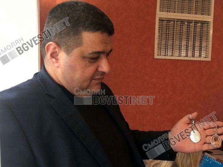 Манастирски телета като волове, готви  забърдовският кмет за курбан на шофьорите
