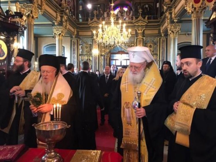 Християни и мюсюлмани откриха заедно "Св. Стефан" в Истанбул
