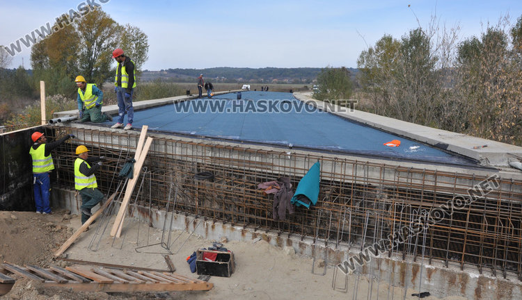 Новият мост за село Любеново готов, чака се акт 16