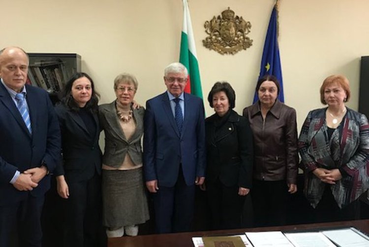 Разработват единни правила за формиране възнагражденията в болниците