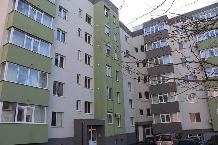 Търсят фирми за саниране на 10 блока в Хасково