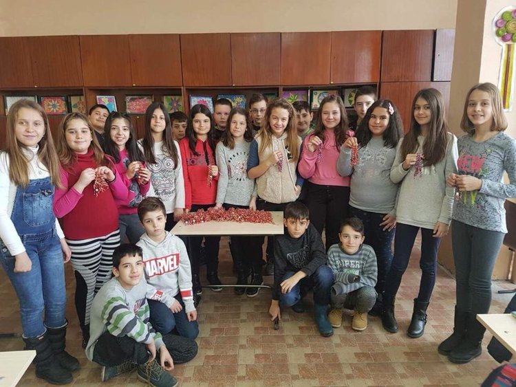 Над 200 лв. е приносът на златаровци в кампанията "Заедно в живота"
