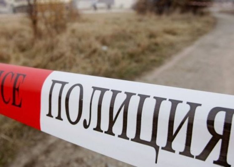 В Пловдив откриха труп на мъж върху капак на кола