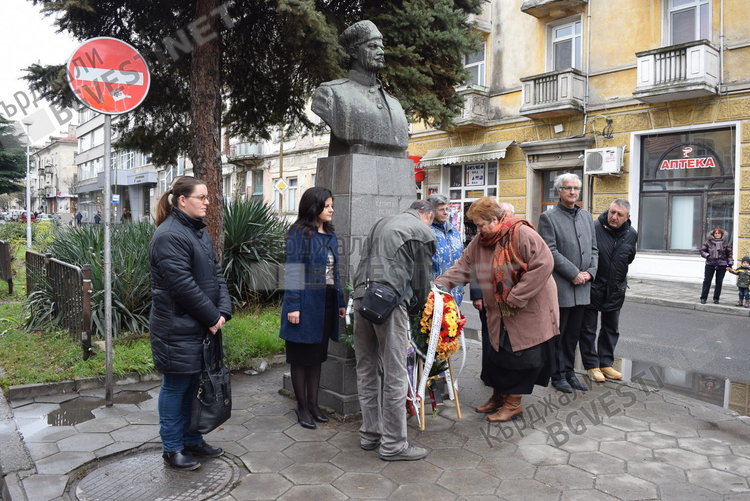 Тракийци отбелязват Деня на Тракия, в Кърджали се покланят пред Капитан Петко Войвода