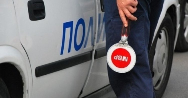 24-годишен спипан да кара мотор без регистрация и табели