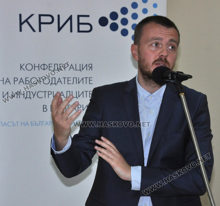 Петър Ганев от ИПИ: В средата на годината над 800 лв. заплата в Хасково