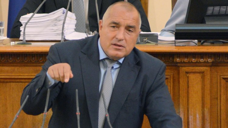 Борисов не видял нищо, трасирано от Радев в Русия
