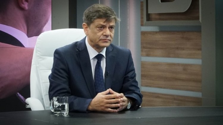 Румен Радев да се свърже с Цацаров и да види кой лобира