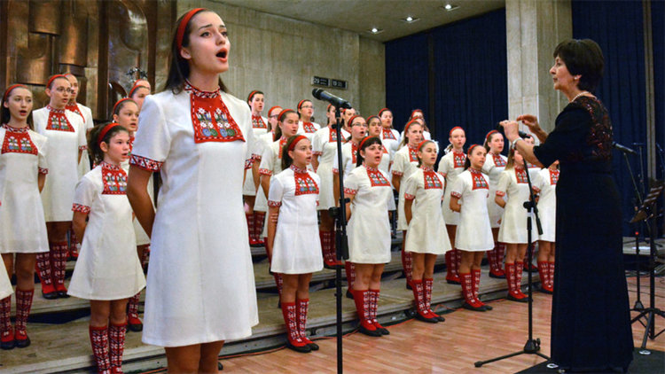 Протестен концерт пред МС на Детския радиохор на БНР