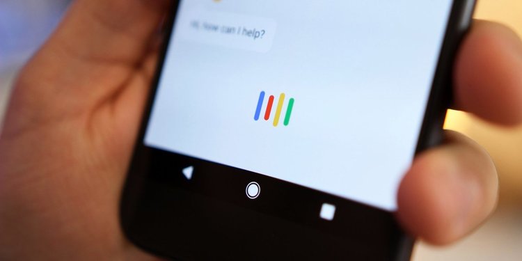 Google Assistant разбира два езика едновременно (видео)