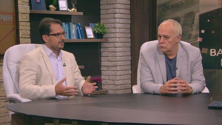 Райчев: Оставките, поискани от Борисов, са фойерверк, той си търси нова роля