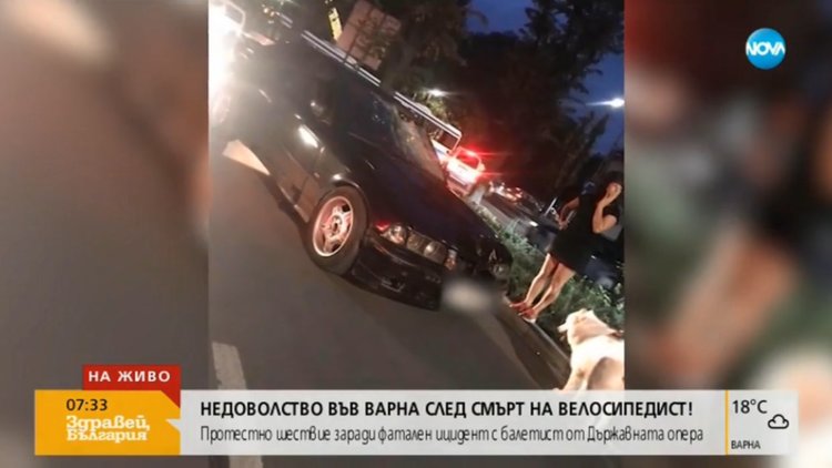 Кола помете велосипедист на пешеходна пътека във Варна, водачът избяга