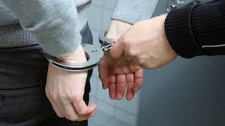 Задържаха младеж, проявил безпричинна агресия