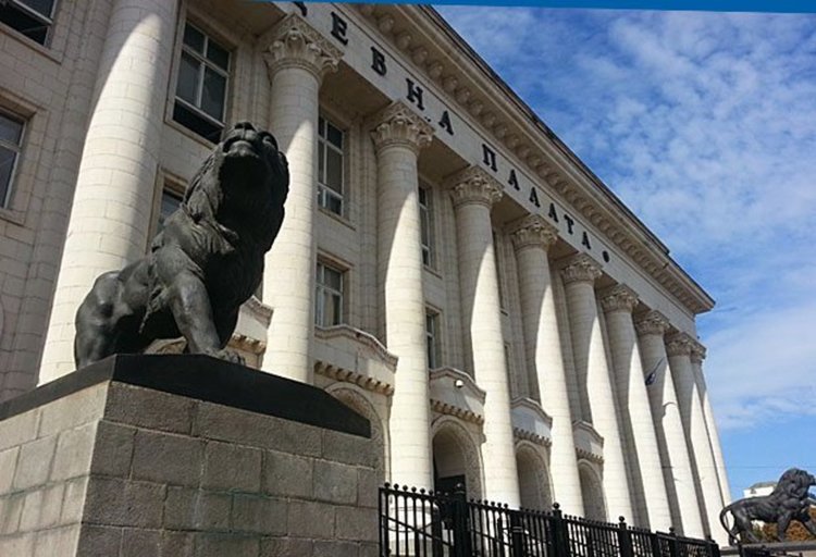 Мъж и жена са задържани за убийството във влака Пловдив - София